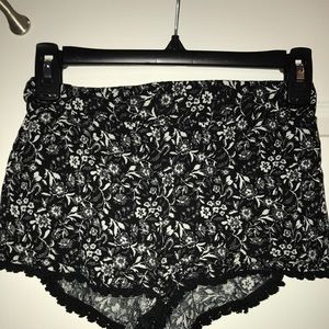 Floral flowy shorts
